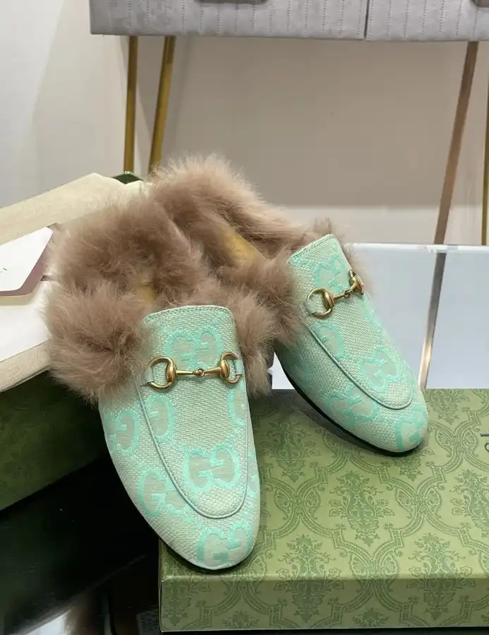 hype Gucci Slippers