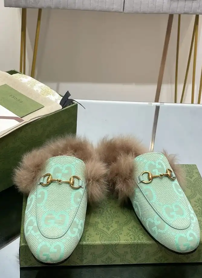 hype Gucci Slippers