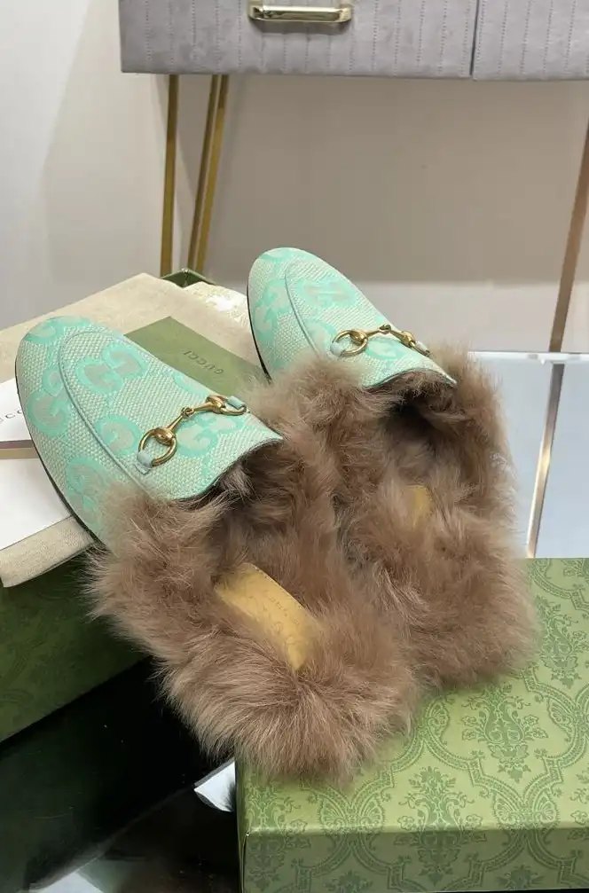 hype Gucci Slippers