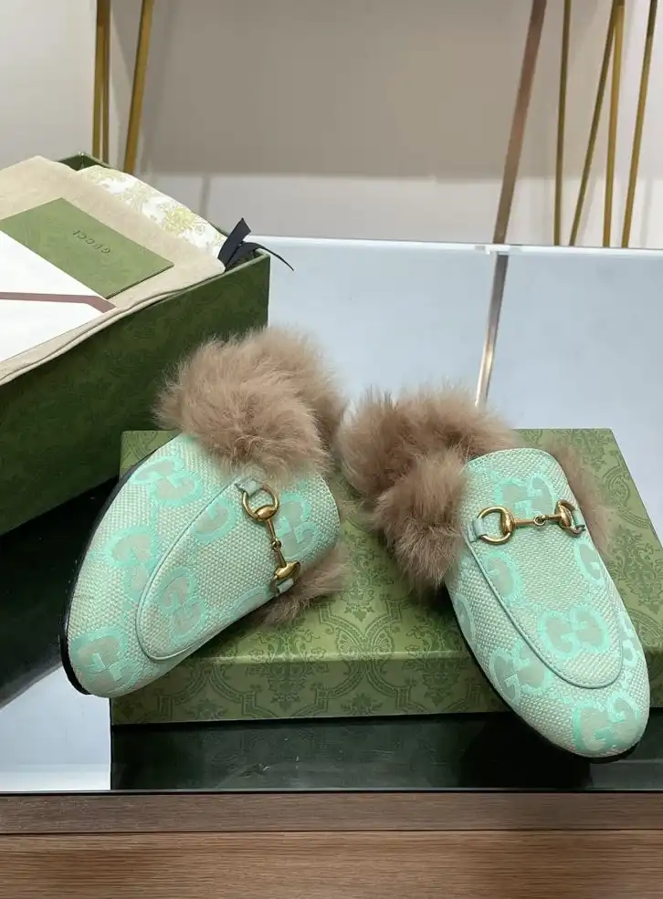 hype Gucci Slippers