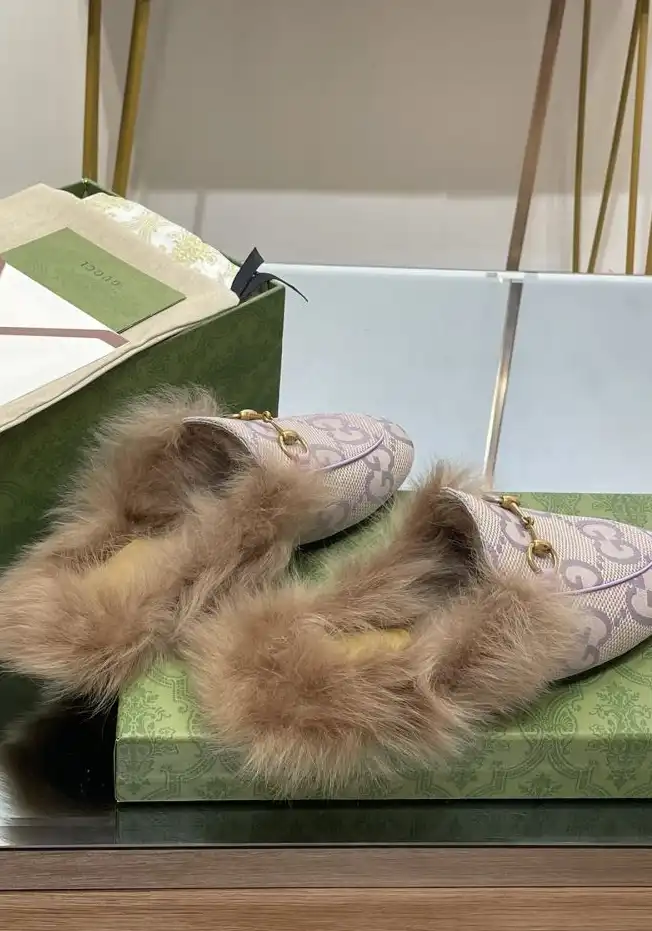 hype Gucci Slippers