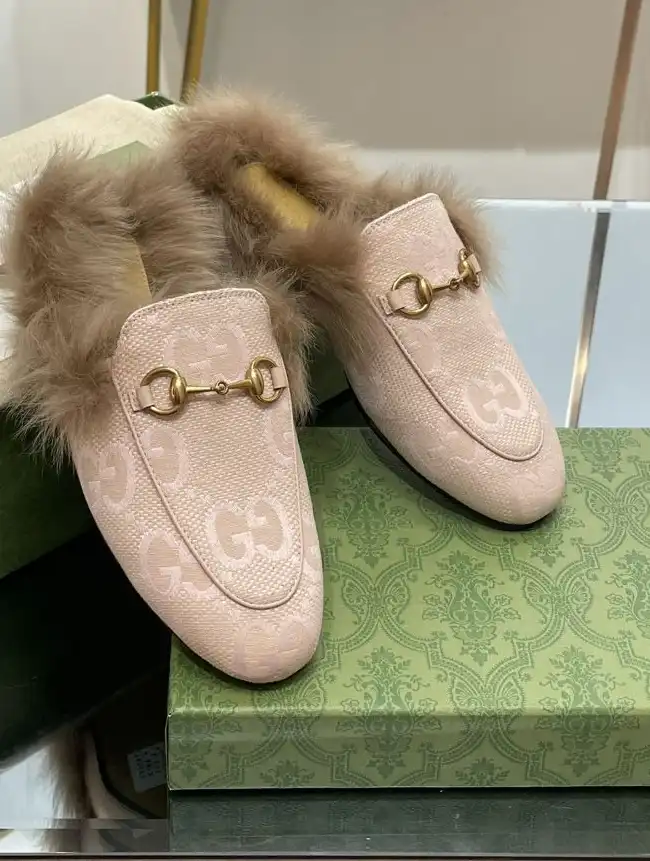 hype Gucci Slippers