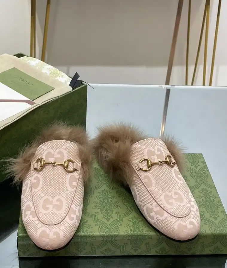 hype Gucci Slippers