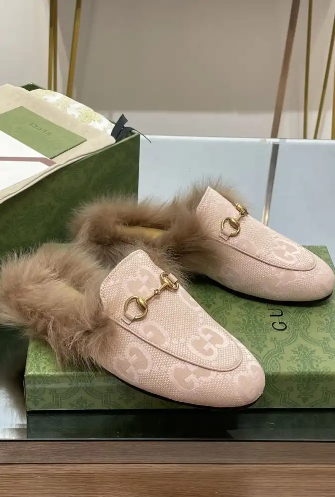 hype Gucci Slippers