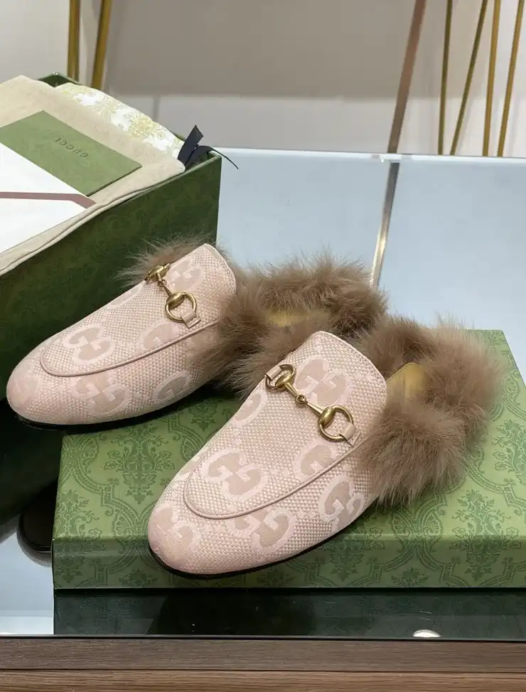 hype Gucci Slippers