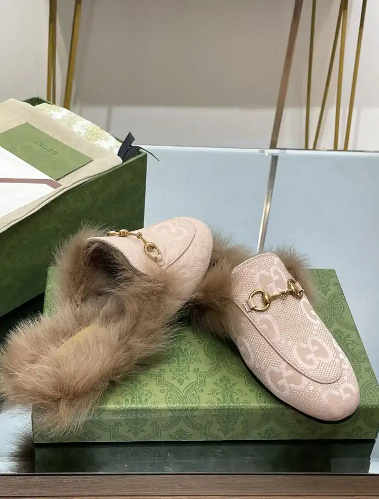 hype Gucci Slippers