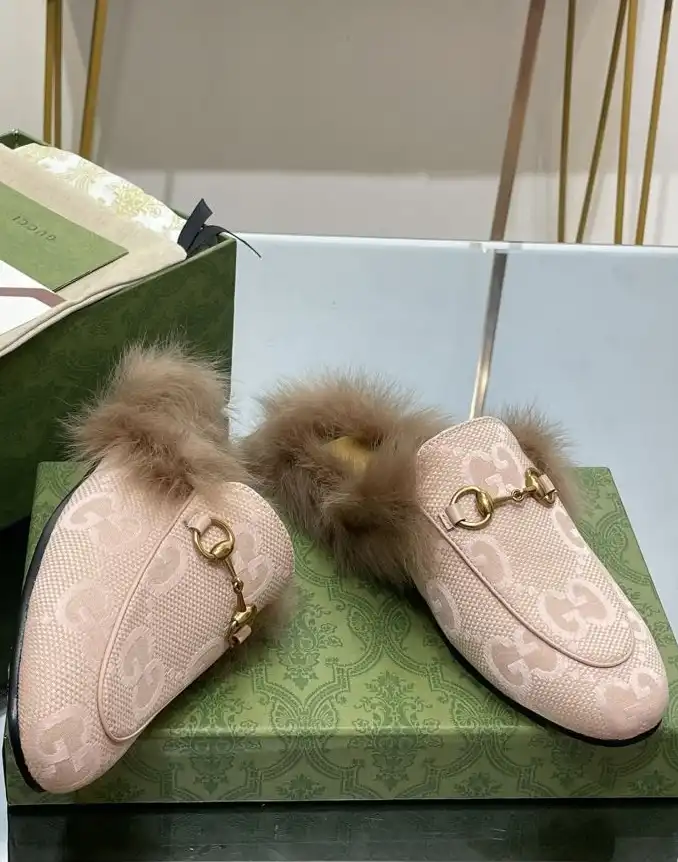 hype Gucci Slippers