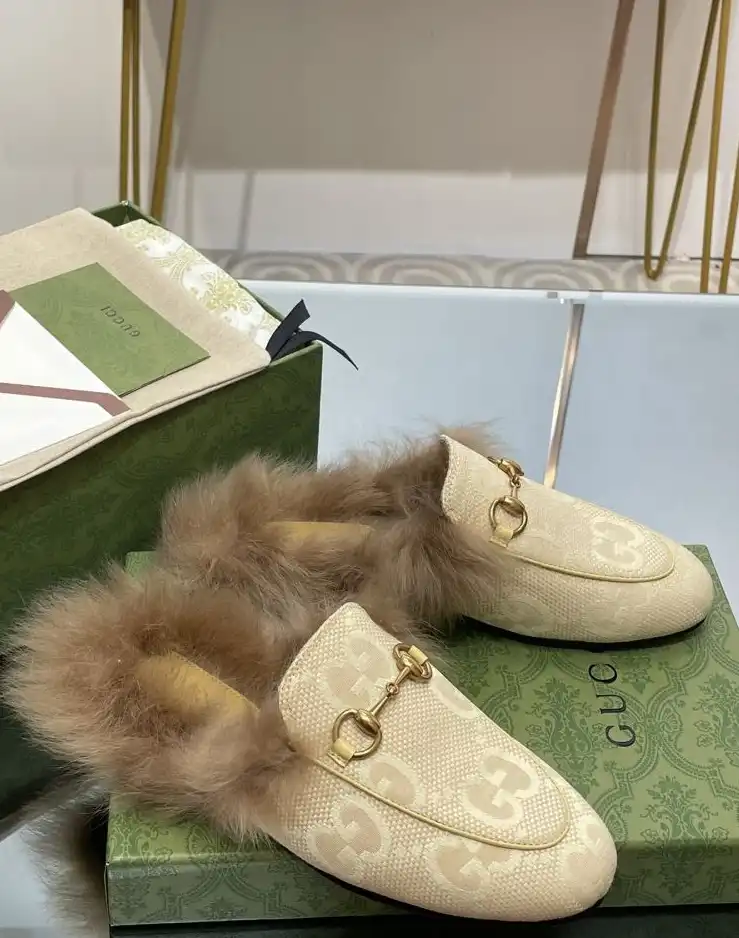 hype Gucci Slippers