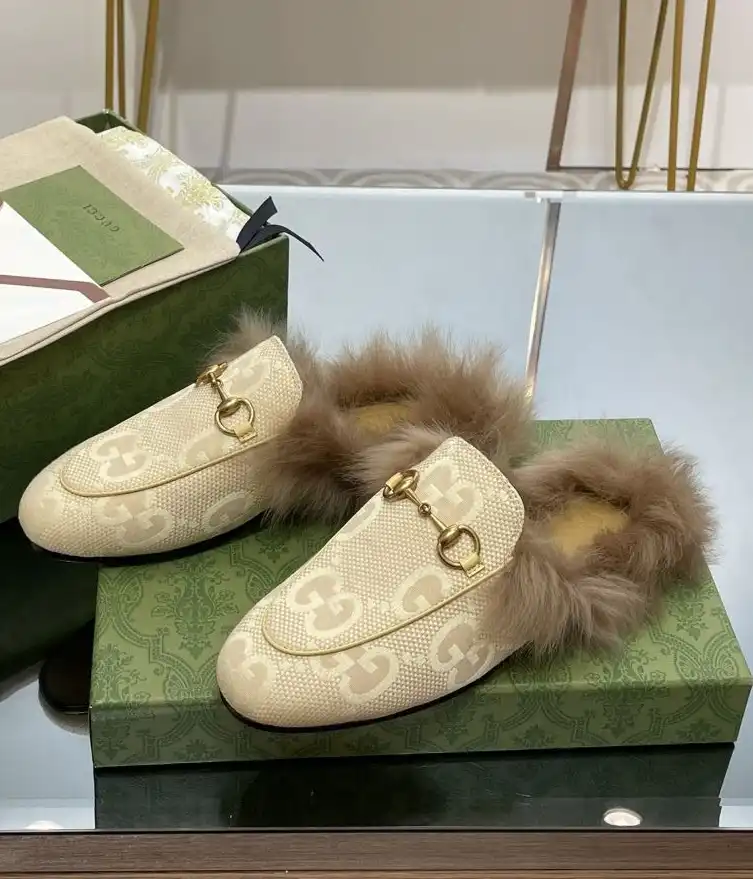 hype Gucci Slippers