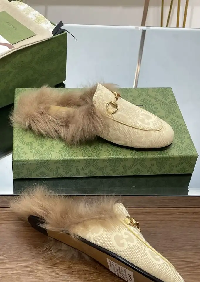 hype Gucci Slippers