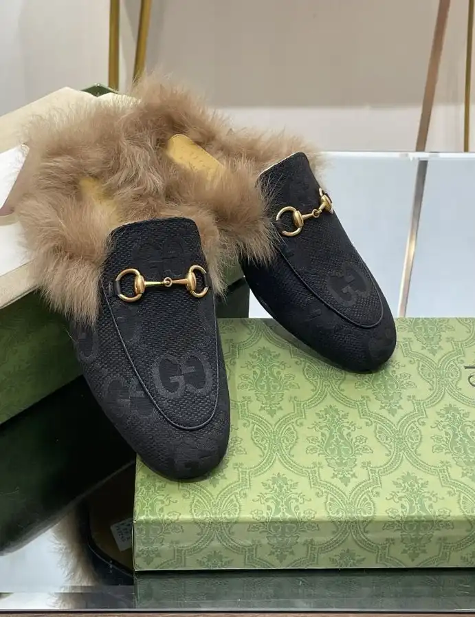 hype Gucci Slippers