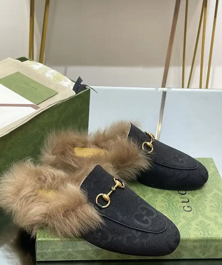 hype Gucci Slippers