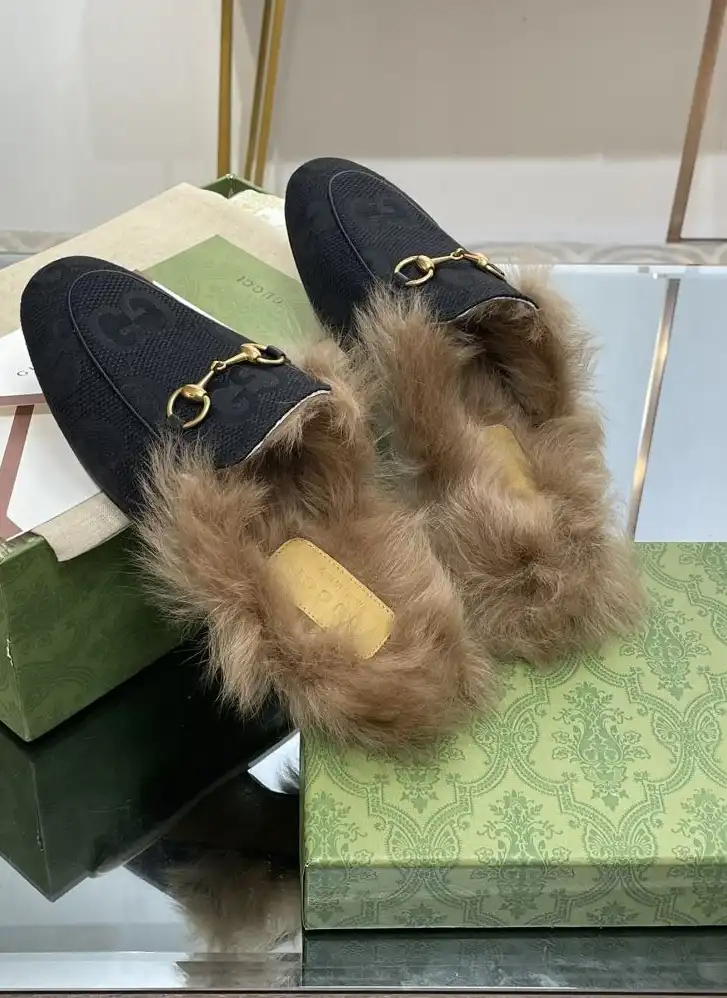 hype Gucci Slippers