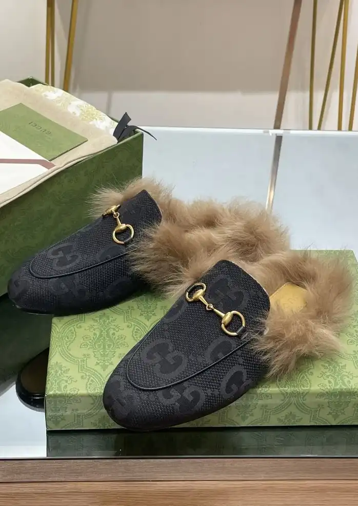 hype Gucci Slippers