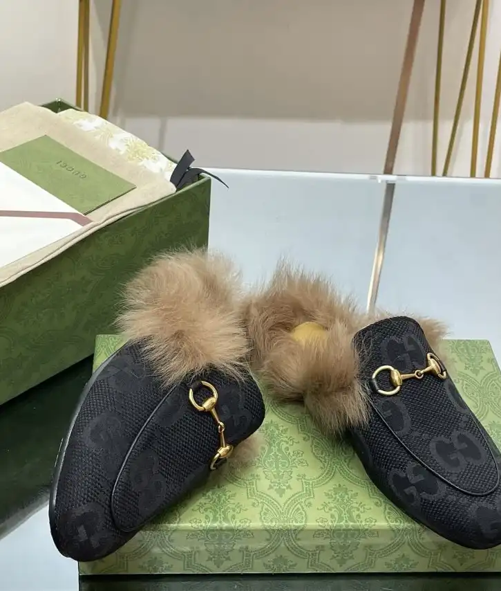 hype Gucci Slippers