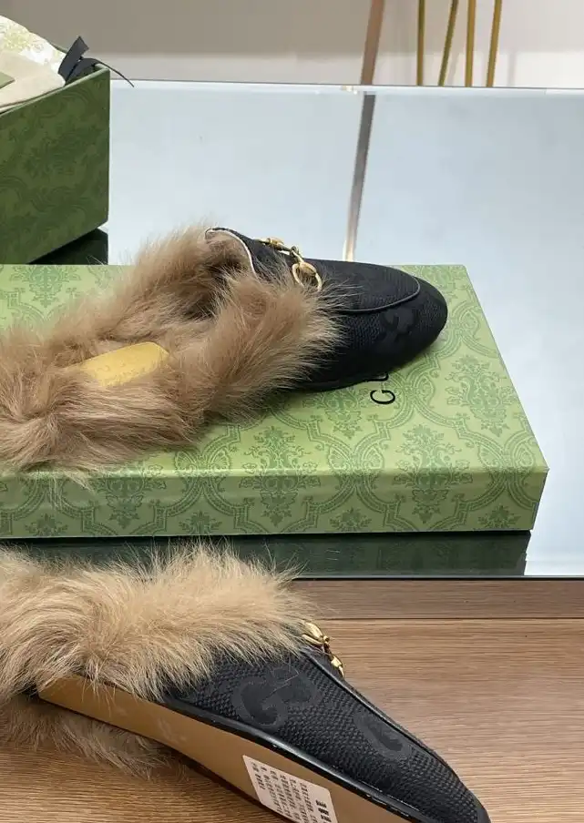 hype Gucci Slippers