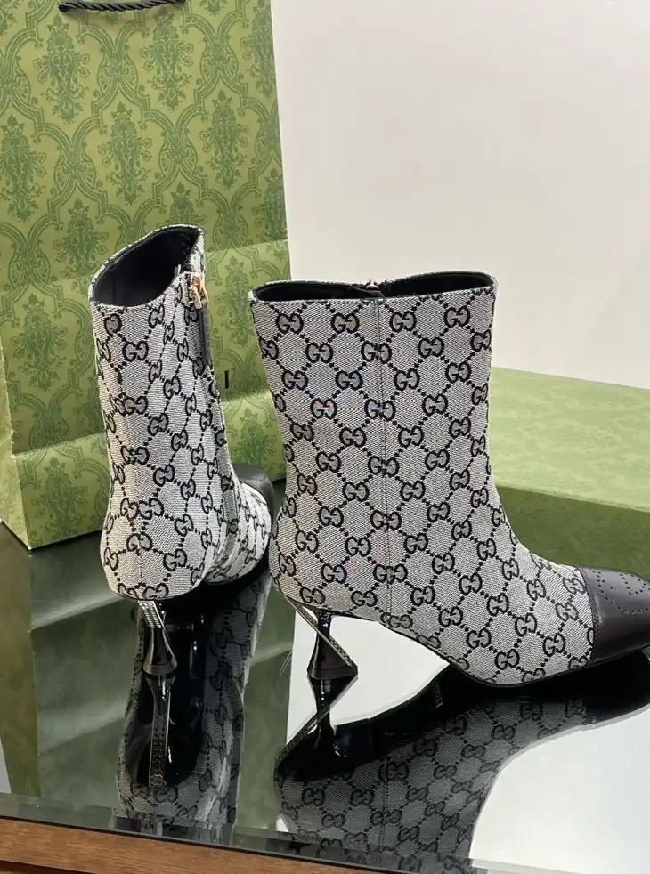 hype Gucci Boots