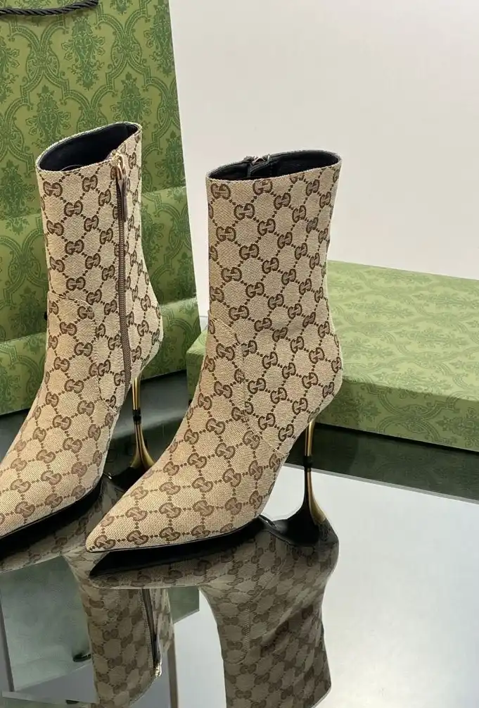 hype Gucci Boots