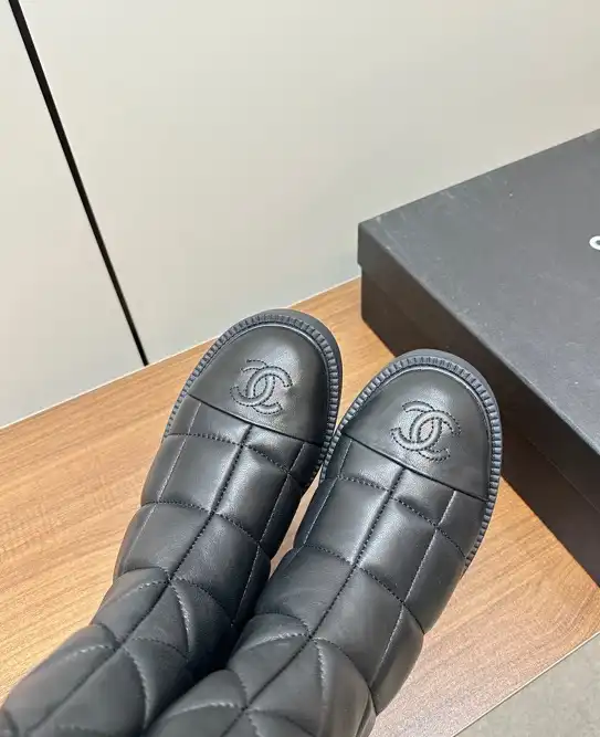 hype Chanel Boots