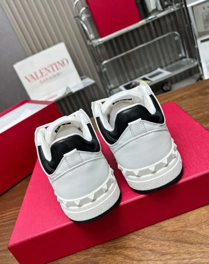 hype Valentino Sneakers