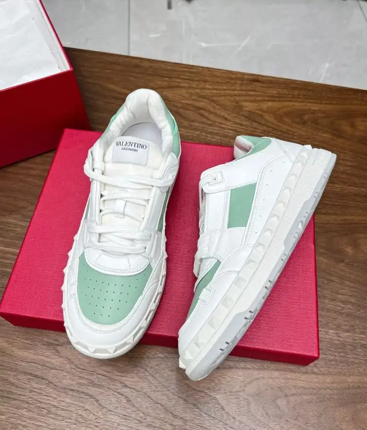 hype Valentino Sneakers