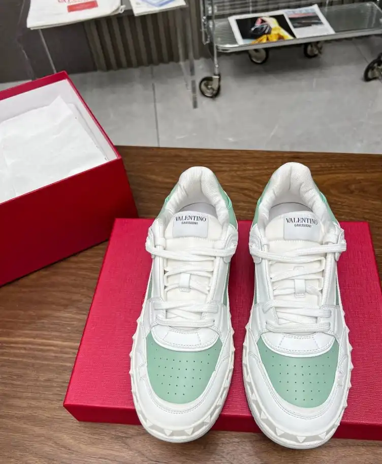 hype Valentino Sneakers