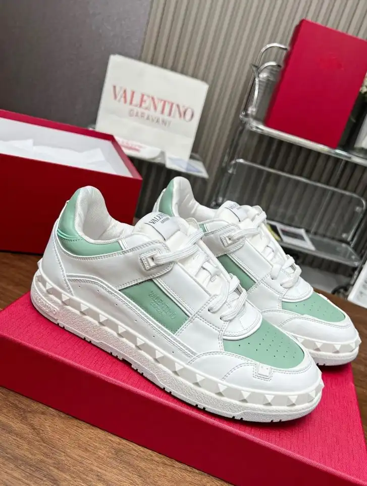 hype Valentino Sneakers