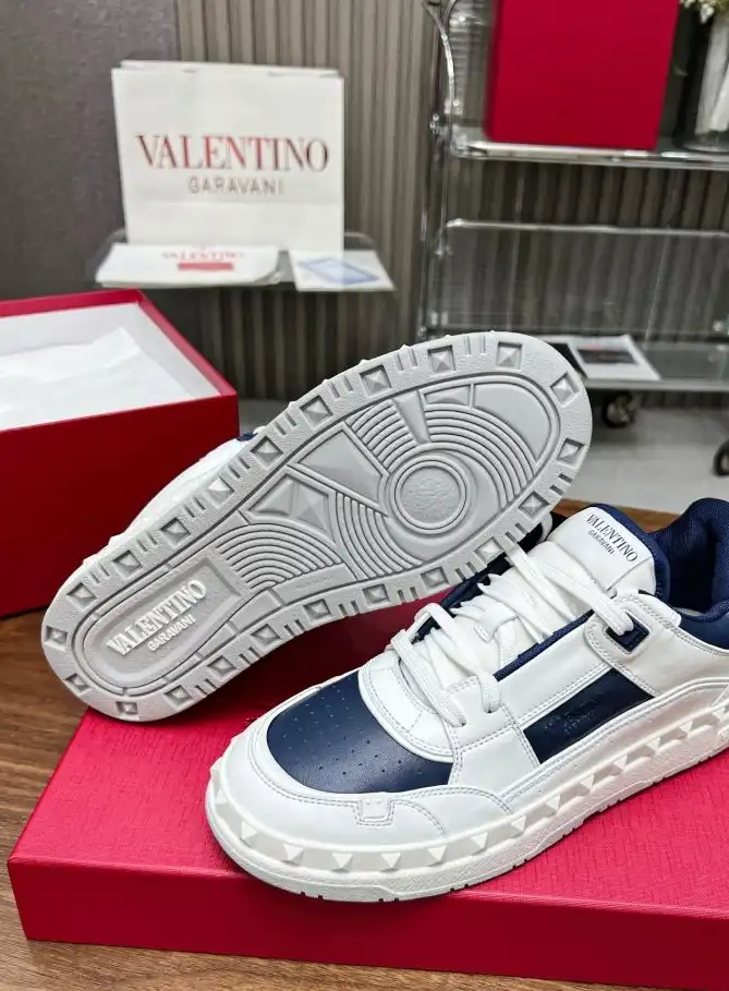 hype Valentino Sneakers