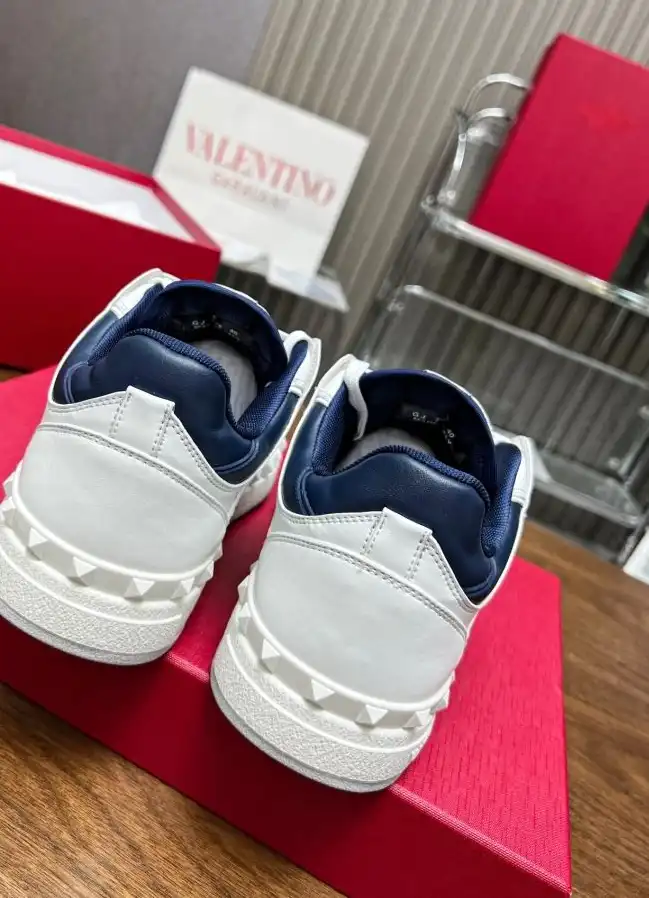 hype Valentino Sneakers