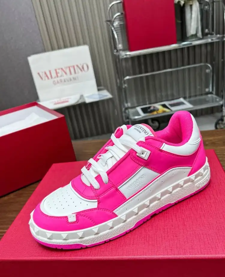 hype Valentino Sneakers