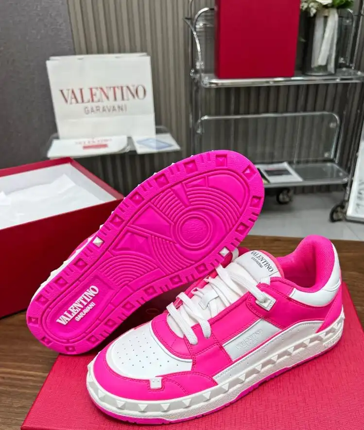 hype Valentino Sneakers