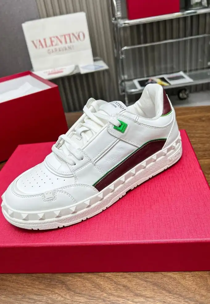 hype Valentino Sneakers