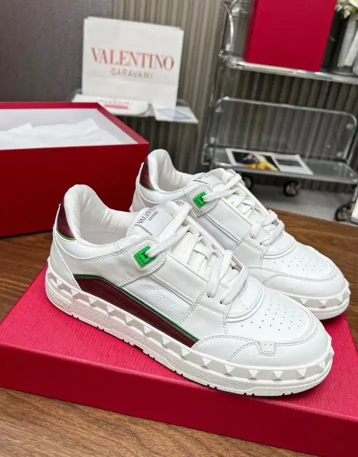 hype Valentino Sneakers