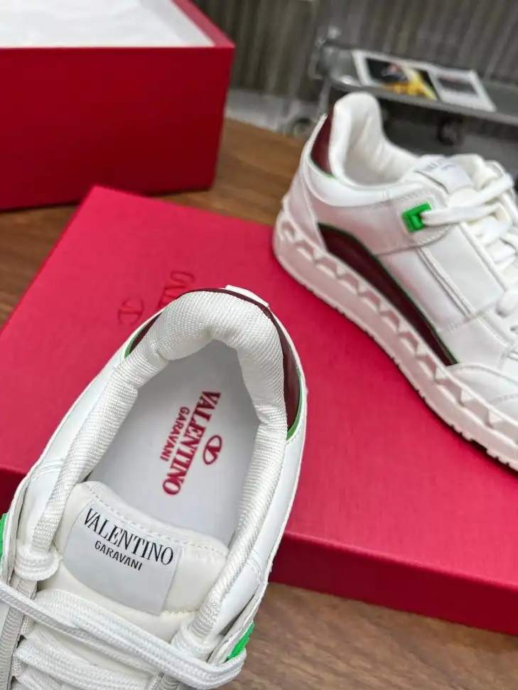 hype Valentino Sneakers