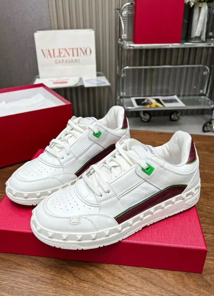 hype Valentino Sneakers