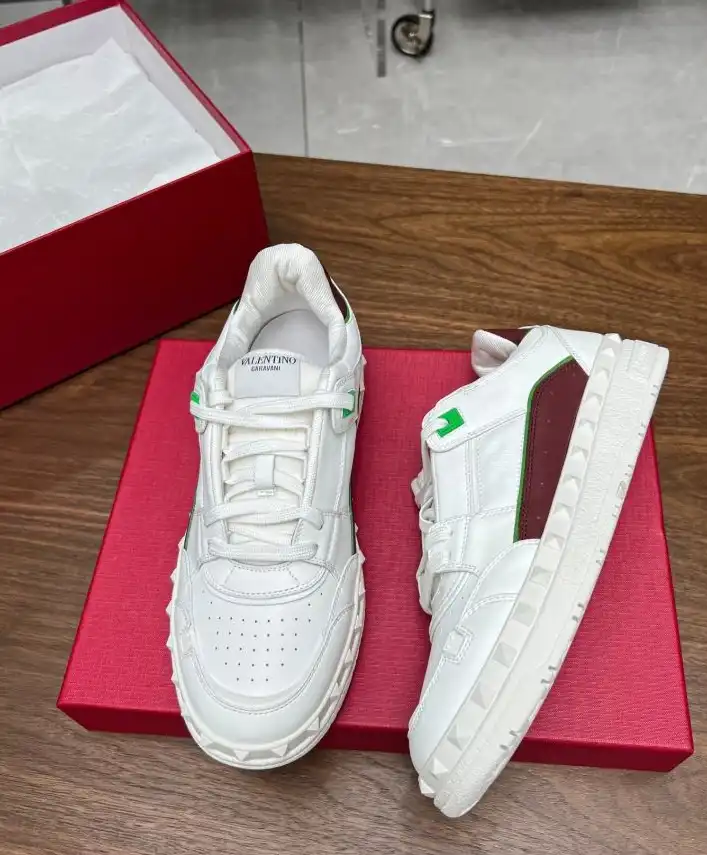 hype Valentino Sneakers