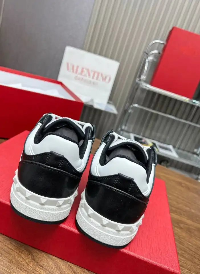 hype Valentino Sneakers