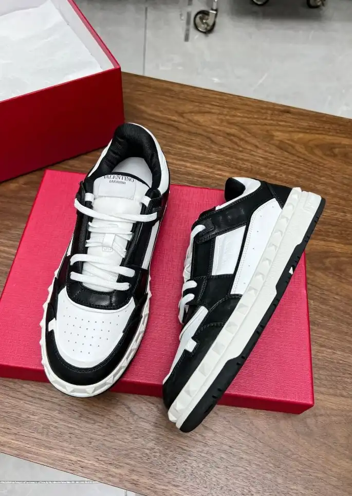 hype Valentino Sneakers