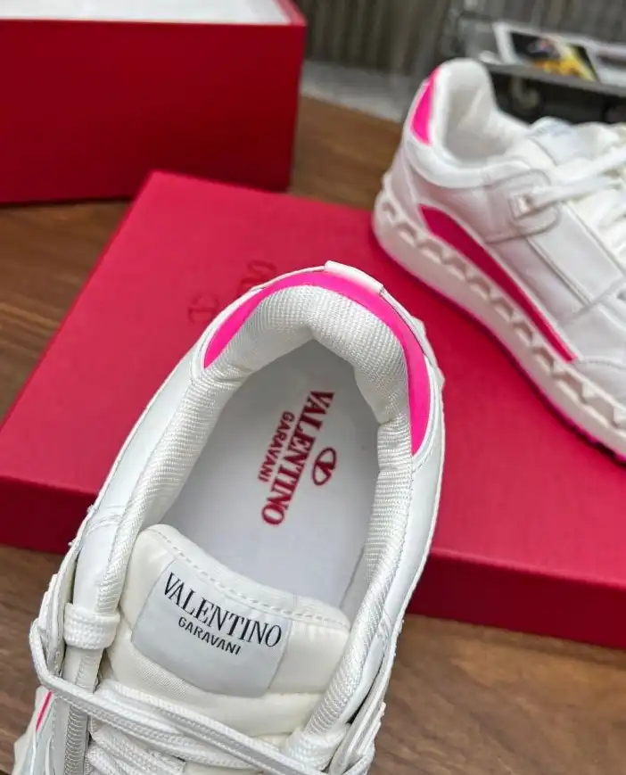 hype Valentino Sneakers