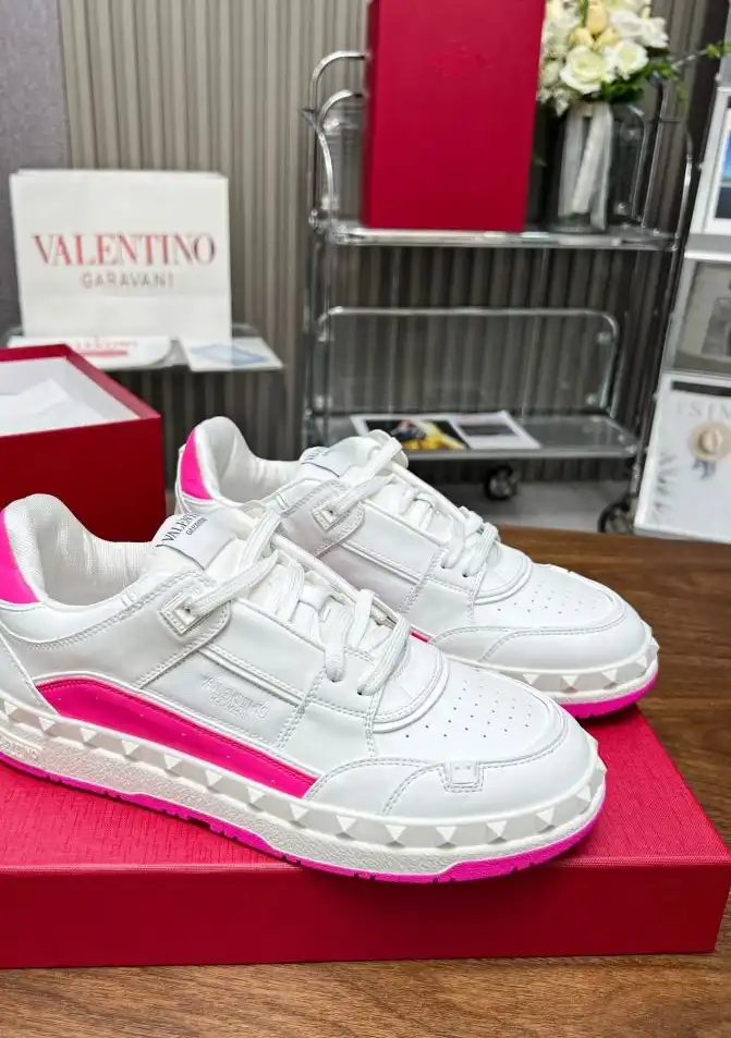 hype Valentino Sneakers