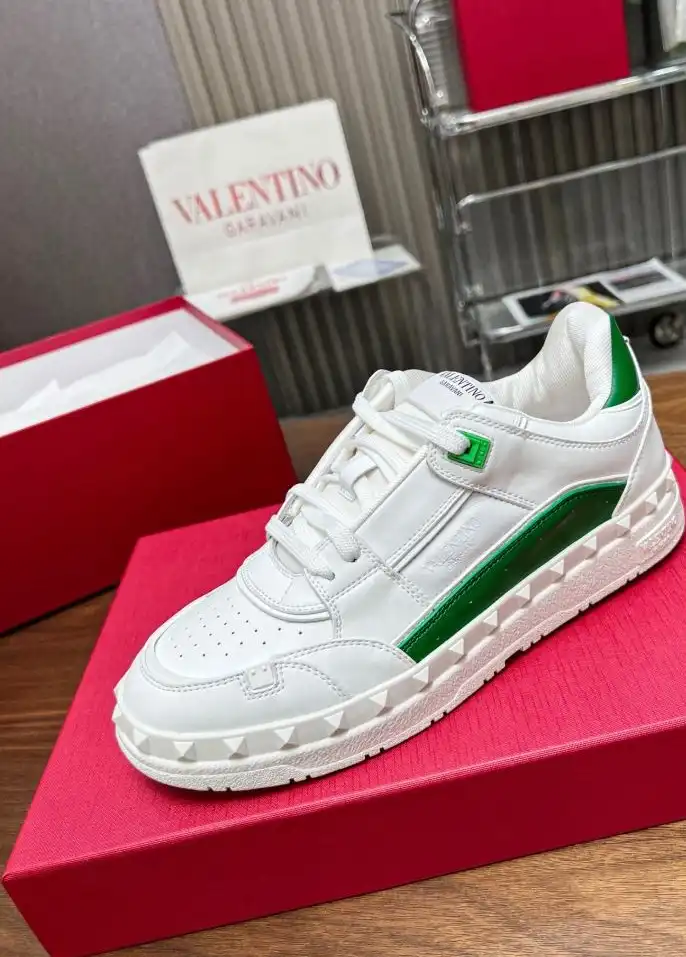 hype Valentino Sneakers