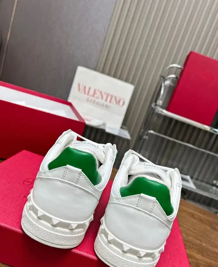 hype Valentino Sneakers