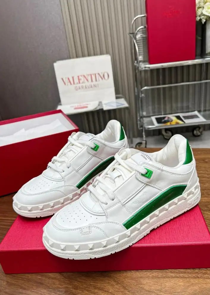 hype Valentino Sneakers