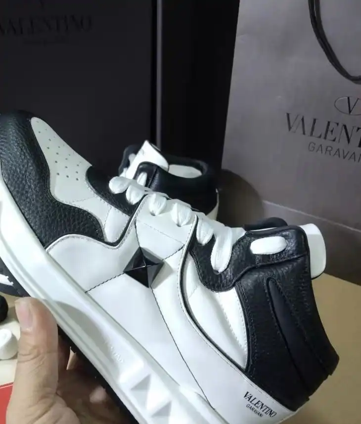 hype Valentino Sneakers