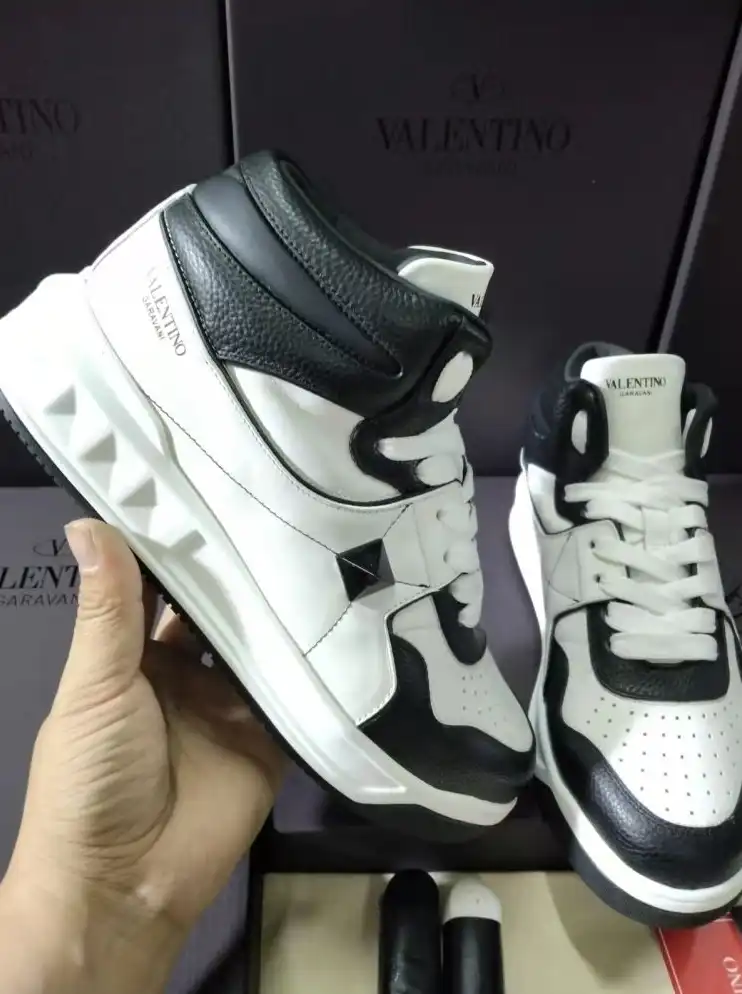 hype Valentino Sneakers