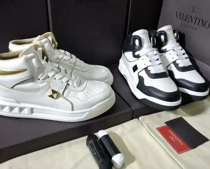 hype Valentino Sneakers