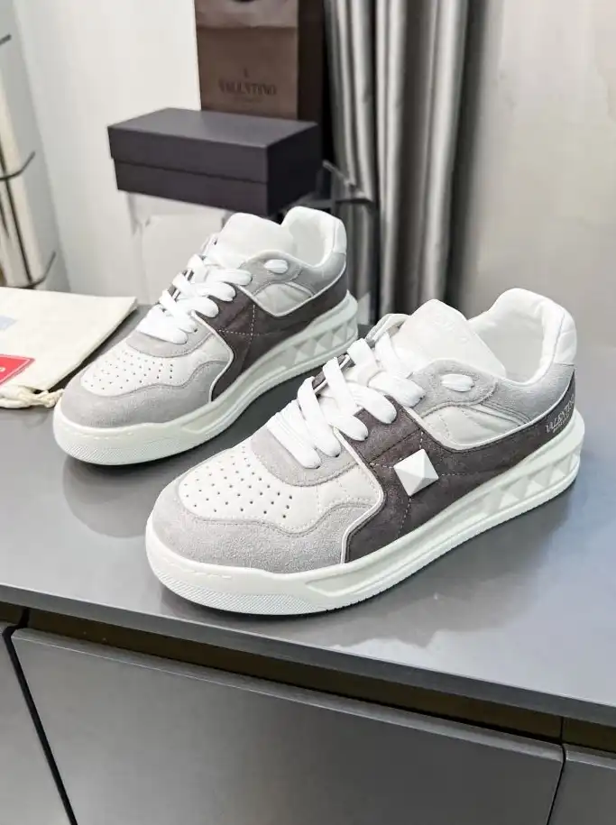 hype Valentino Sneakers