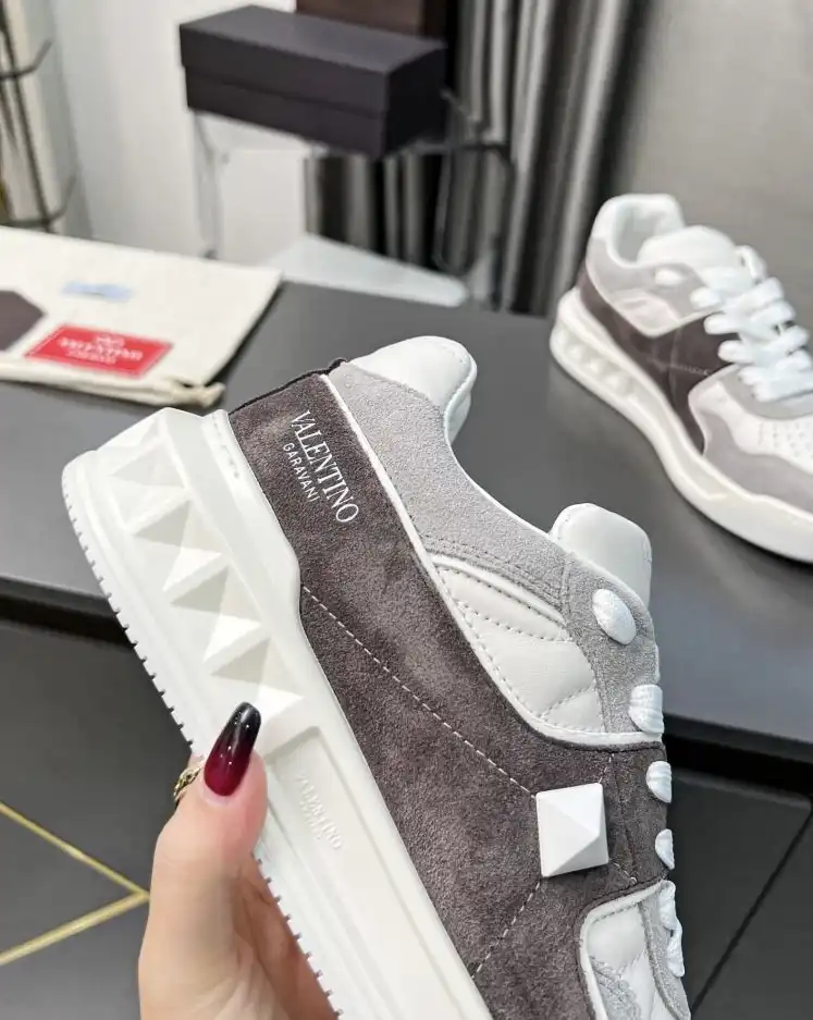 hype Valentino Sneakers