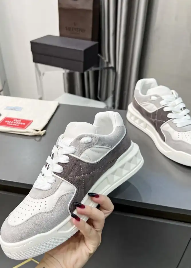 hype Valentino Sneakers