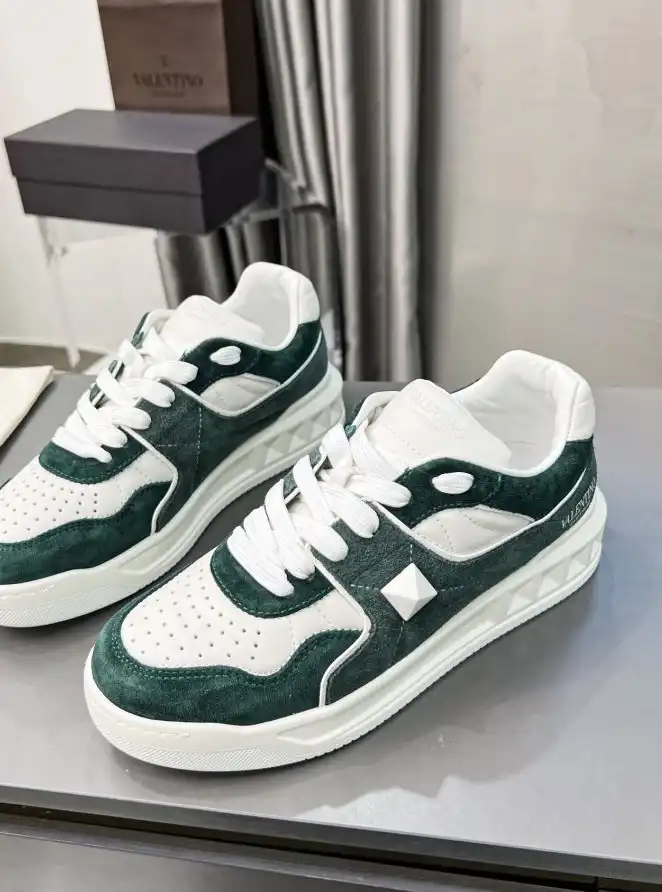 hype Valentino Sneakers